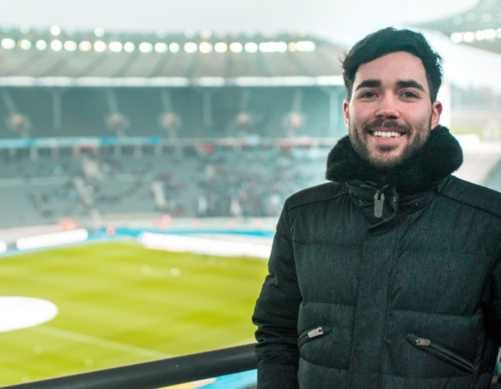 Erfahrene und erfolgreiche Fußball Sportwetten Experten wie Alexander Rich verfolgen viele Spiele live im Stadion.